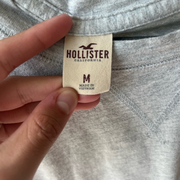 grey hollister long sleeve - Picture 2 of 3